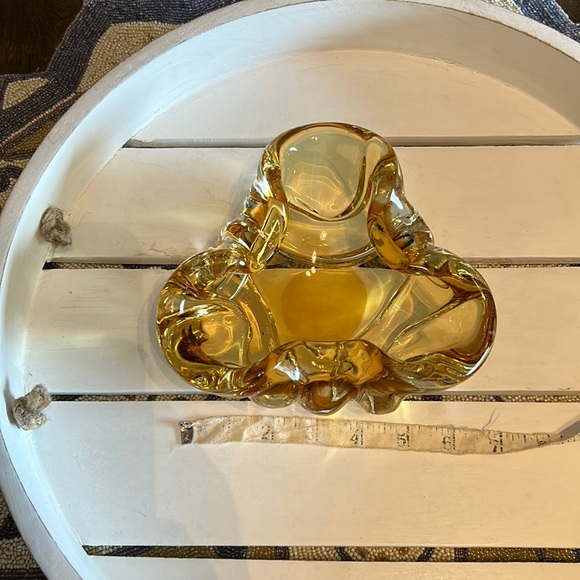 VINTAGE retro yellow/gold glass ashtray decor - Picture 5 of 5